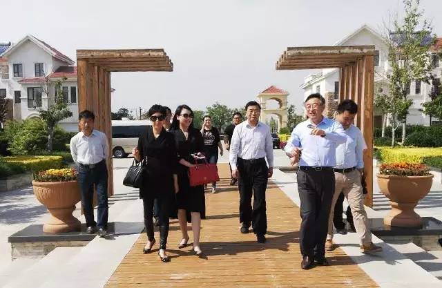 東方龍商務(wù)與山東省東營墾利縣簽訂委托招商引資合作協(xié)議