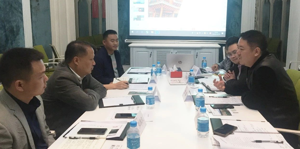 陪同政府園區(qū)對(duì)接考察品牌特色文化旅游集團(tuán)投資選址項(xiàng)目，打造區(qū)域特色產(chǎn)業(yè)集群