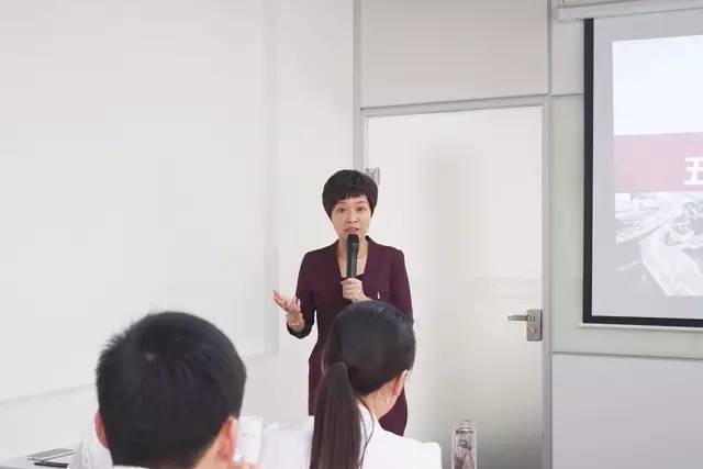 東方龍商務舉行月度工作總結表彰會,六月提質提速求突破 東方龍商務舉行月度工作總結表彰會,六月提質提速求突破