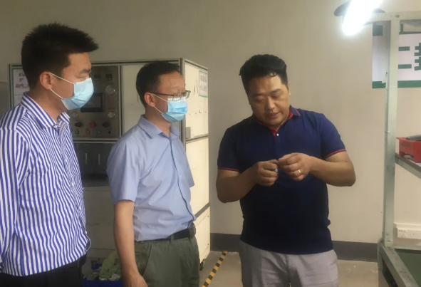 陪同湖北襄陽政府園區(qū)對(duì)接考察聚合物鋰電池?cái)U(kuò)建投資選址項(xiàng)目,以點(diǎn)對(duì)點(diǎn)對(duì)接促進(jìn)產(chǎn)業(yè)深度融合 陪同湖北襄陽政府園區(qū)對(duì)接考察聚合物鋰電池?cái)U(kuò)建投資選址項(xiàng)目,以點(diǎn)對(duì)點(diǎn)對(duì)接促進(jìn)產(chǎn)業(yè)深度融合