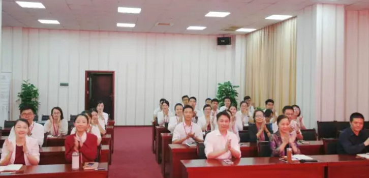 舉行投資選址項(xiàng)目評(píng)估會(huì)，項(xiàng)目數(shù)量、質(zhì)量持續(xù)增長(zhǎng)，將于近期批量對(duì)接