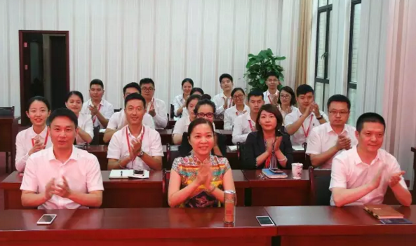 舉行投資選址項目評估會,確定一批裝備制造項目納入下階段重點對接 舉行投資選址項目評估會,確定一批裝備制造項目納入下階段重點對接