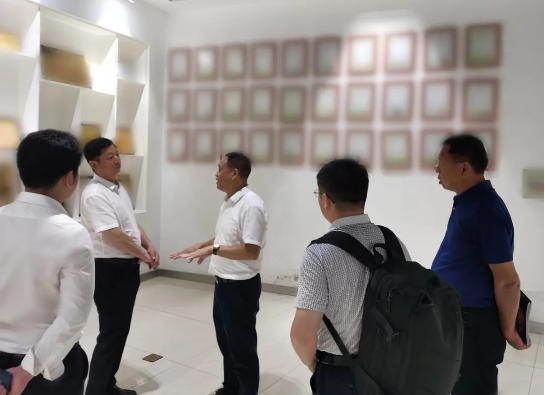 陪同政府園區(qū)赴電梯設(shè)備制造投資選址項(xiàng)目方對接考察,交換合作意見,為項(xiàng)目落地“加速度” 陪同政府園區(qū)赴電梯設(shè)備制造投資選址項(xiàng)目方對接考察,交換合作意見,為項(xiàng)目落地“加速度”