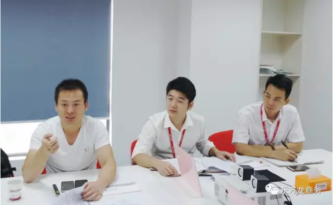 舉行汽車電子產(chǎn)品投資選址項目的政府對接會，政企雙方達成初步合作意向