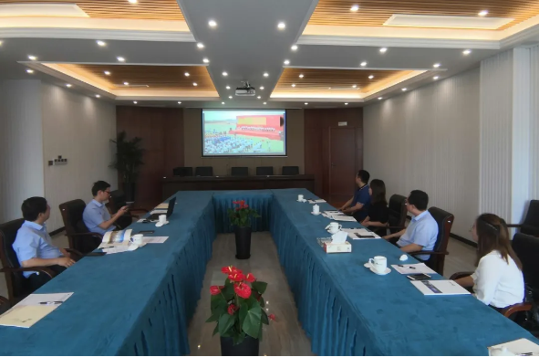 陪同政府園區(qū)赴綠色環(huán)保聚酯新材料投資選址項(xiàng)目方對接考察,扎實(shí)推進(jìn)合作提速展開 陪同政府園區(qū)赴綠色環(huán)保聚酯新材料投資選址項(xiàng)目方對接考察,扎實(shí)推進(jìn)合作提速展開
