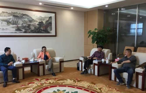 陪同政府園區(qū)赴高端包裝戶外型材投資選址項目方對接考察，加快項目合作步伐