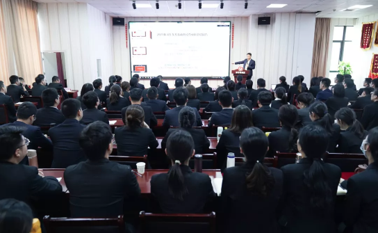 以“四輪驅動”為核心，保持健康發展態勢！東方龍商務集團4月份月度總結會圓滿舉行