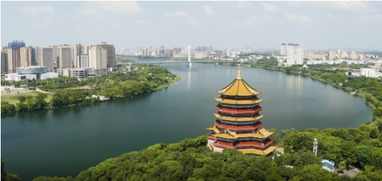 集團全力助推江西省鷹潭市月湖區(qū)委托招商引資，以“園區(qū)經(jīng)濟”為抓手，打造發(fā)展“增長極”
