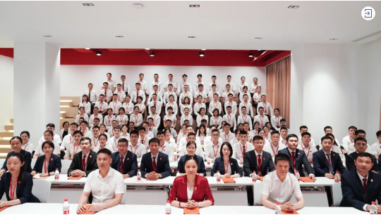  三地齊亮相，拼干勁，創戰績！集團成功舉行9月份委托招商引資經營服務分析暨“大干100天”動員誓師大會