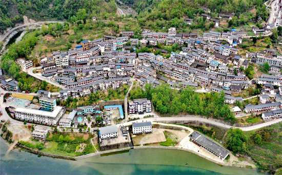 集團(tuán)全力助推甘肅隴南武都區(qū)委托招商引資，將地域資源優(yōu)勢(shì)轉(zhuǎn)化為經(jīng)濟(jì)發(fā)展新動(dòng)能