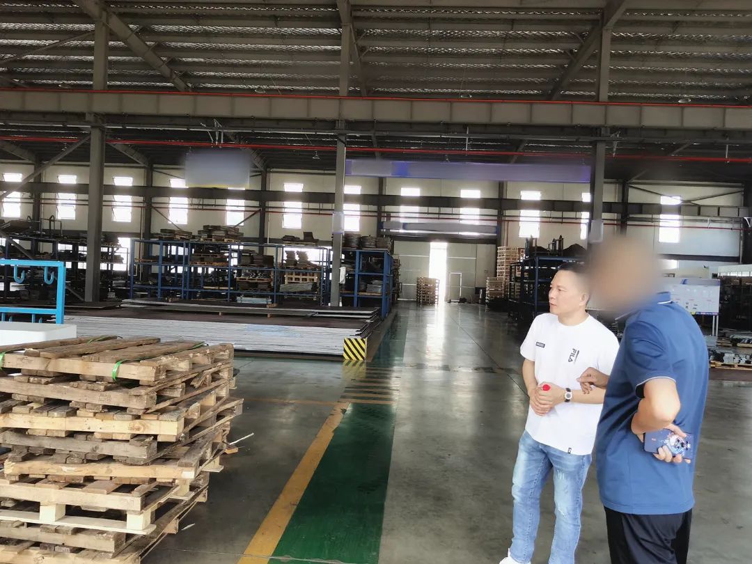國(guó)內(nèi)眾多知名車(chē)企的指定合作伙伴！高性能汽車(chē)配件投資選址項(xiàng)目方實(shí)地考察江蘇某地方政府
