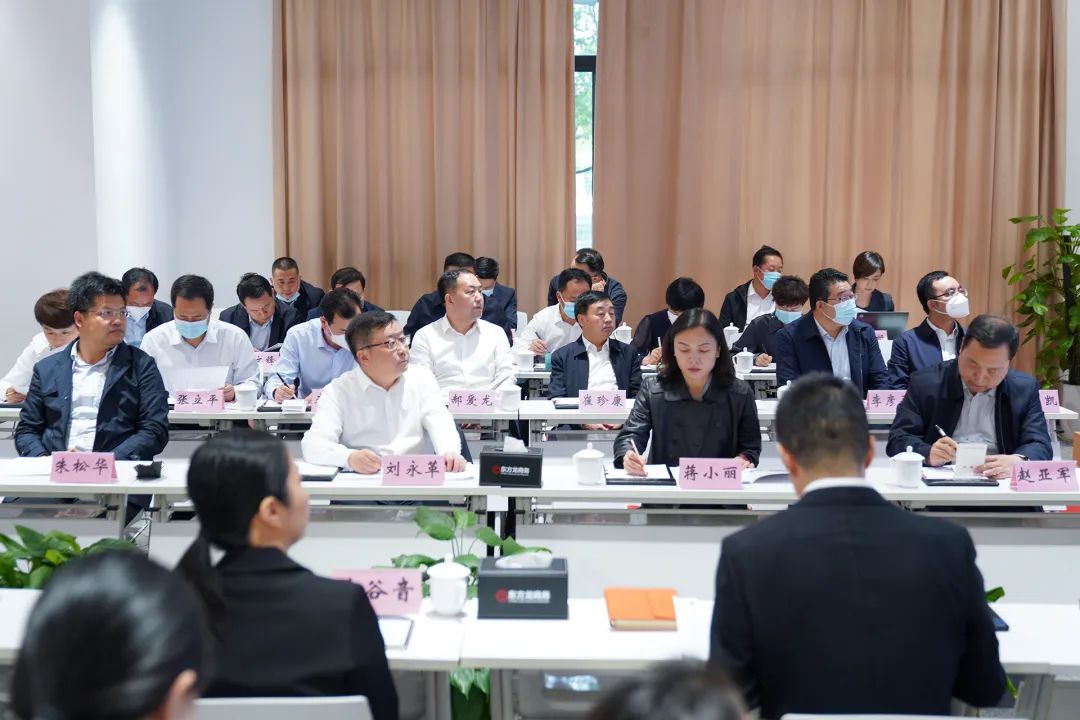 甘肅隴南市長帶隊蒞臨東方龍商務(wù)集團考察座談
