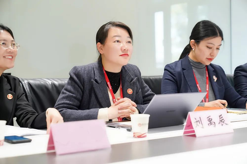 新疆輪臺縣·東方龍商務(wù)委托招商引資合作座談會成功舉行！集團榮獲“2022年度輪臺縣招商引資先進(jìn)集體”稱號
