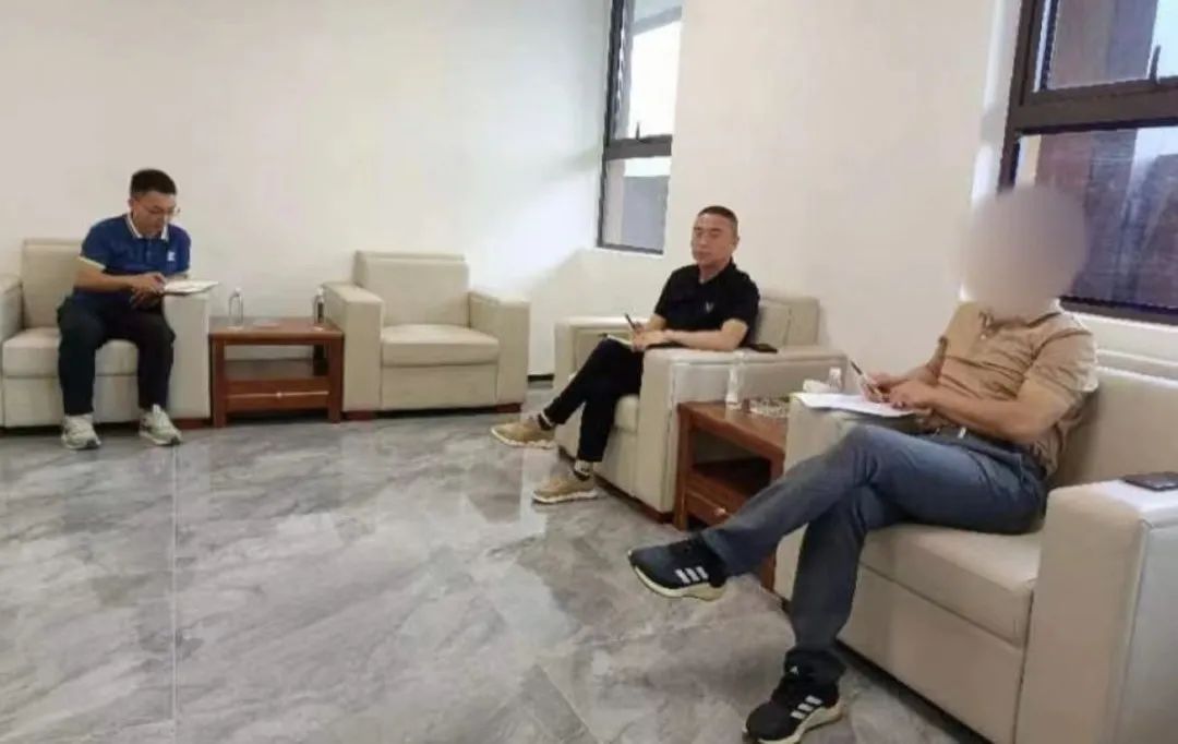 細(xì)分行業(yè)龍頭企業(yè)！光源顯示材料投資選址項(xiàng)目方考察四川某地方政府
