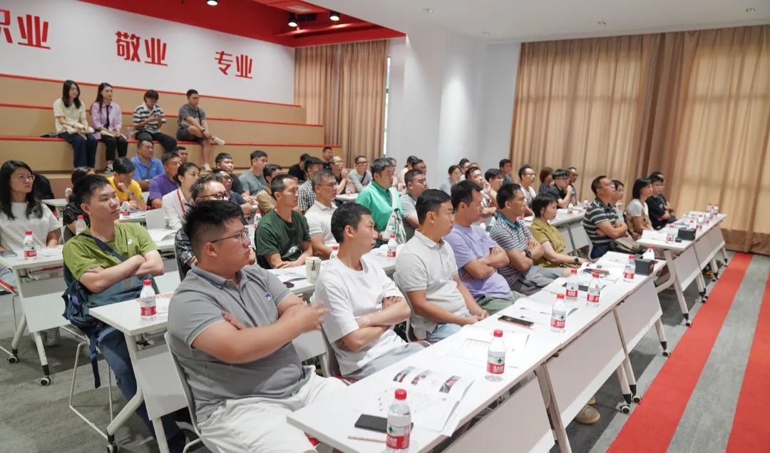 開講啦！集團董事長/CEO陳谷音走進上海交通大學講堂，為廣東海珠區石溪聯社考察團做專業招商實戰培訓