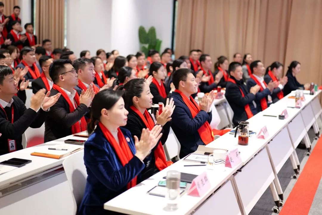 龍行龘龘，開拓新程！東方龍商務(wù)集團(tuán)舉行成立10周年暨2023年度總結(jié)表彰大會(huì)
