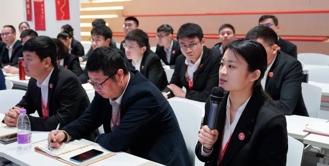 集團召開一季度干部會議，分析項目開發(fā)突破方法，加大項目反向考察力度，明確“奔跑二季度”競賽主要目標！