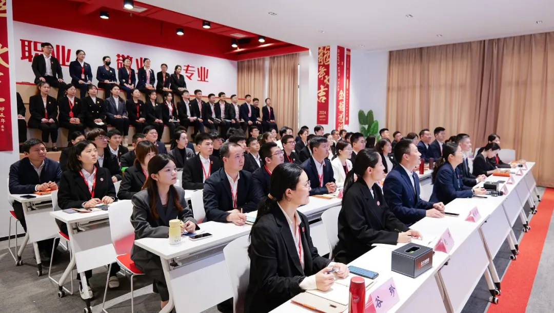 節(jié)前沖刺，含11家上市公司、國(guó)企央企、外資及500強(qiáng)企業(yè)對(duì)外布局項(xiàng)目！4月下旬，集團(tuán)共42個(gè)優(yōu)質(zhì)投資選址項(xiàng)目通過評(píng)估