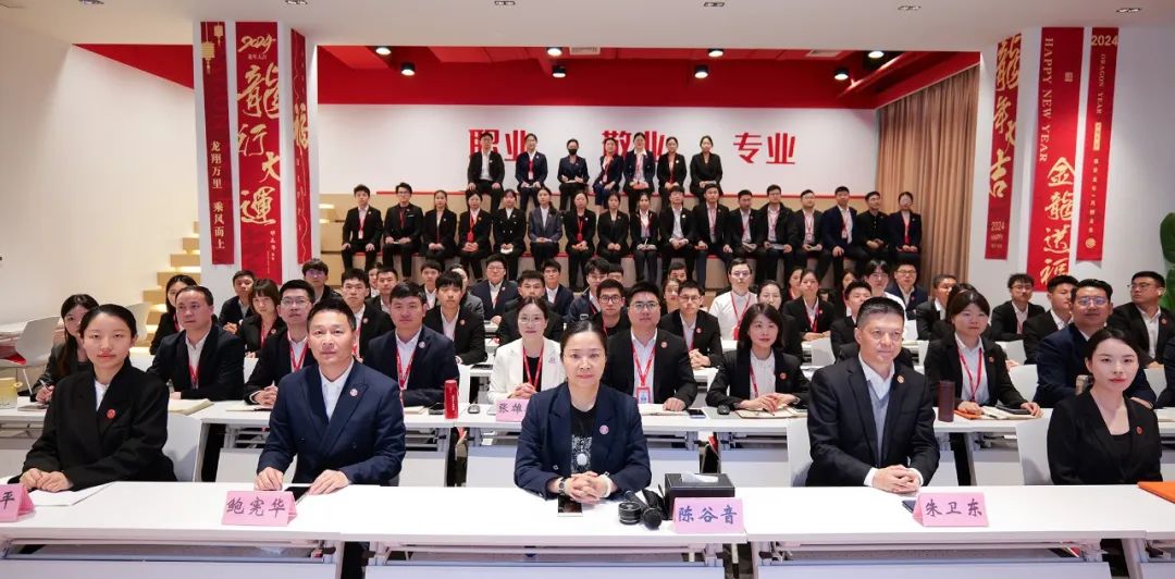 節(jié)前沖刺，含11家上市公司、國(guó)企央企、外資及500強(qiáng)企業(yè)對(duì)外布局項(xiàng)目！4月下旬，集團(tuán)共42個(gè)優(yōu)質(zhì)投資選址項(xiàng)目通過評(píng)估