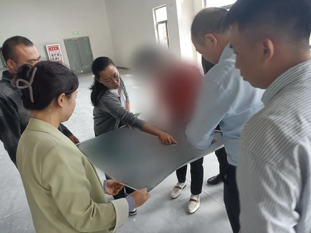 深耕行業30余年，訂單充足！老牌壓電電子器件搬遷擴建投資選址項目方實地考察貴州某地方政府