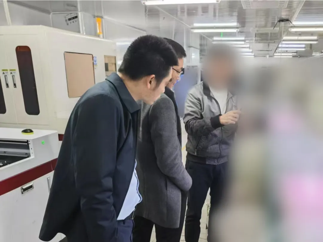 高新技術(shù)企業(yè)，客戶群體穩(wěn)定性高、知名度高！湖南某地方政府實(shí)地對接顯示玻璃面板生產(chǎn)擴(kuò)建投資選址項(xiàng)目