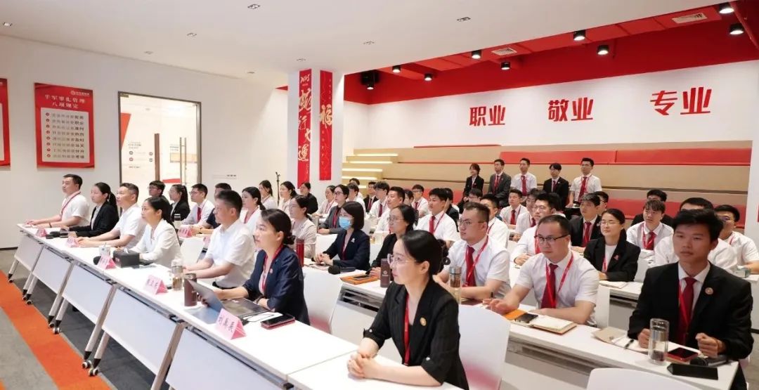 聚集大產(chǎn)業(yè)、大鏈主項(xiàng)目，帶動(dòng)大發(fā)展！5月下旬，集團(tuán)共31個(gè)優(yōu)質(zhì)投資選址項(xiàng)目通過(guò)評(píng)估