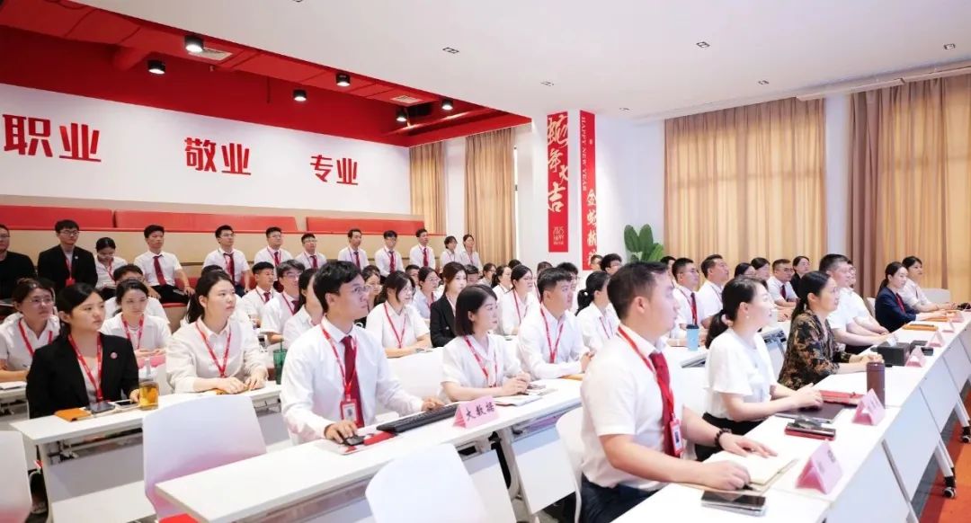 強(qiáng)化創(chuàng)新意識，保障項目開發(fā)質(zhì)量！8月上旬，集團(tuán)共28個優(yōu)質(zhì)投資選址項目通過評估