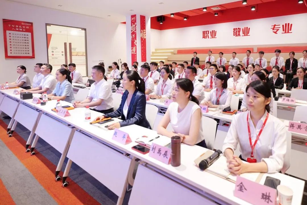 直播進(jìn)行時(shí)！吸引全國400多家政府園區(qū)及企業(yè)代表在線參會(huì)！8月中旬，集團(tuán)共30個(gè)優(yōu)質(zhì)投資選址項(xiàng)目通過評(píng)估