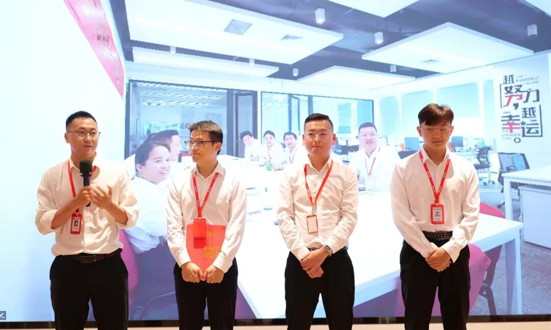 上海東方龍商務(wù)集團(tuán)召開沖鋒三季度總結(jié)表彰暨“大干100天”競(jìng)賽動(dòng)員會(huì)