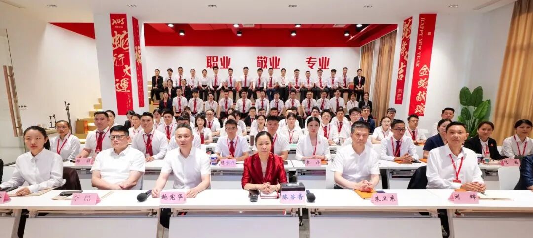 進博聚勢，龍行賦能！進口博覽會倒計時8天！誠邀全國政府園區領導蒞臨上海東方龍商務集團總部考察交流